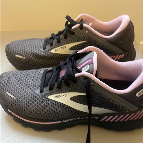 Brooks Shoes - Brooks Women's Adrenaline GTS 22 Running Shoes - Gray and Pink SZ 9.5